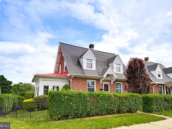 2nd image of 1402 Brooke Blvd