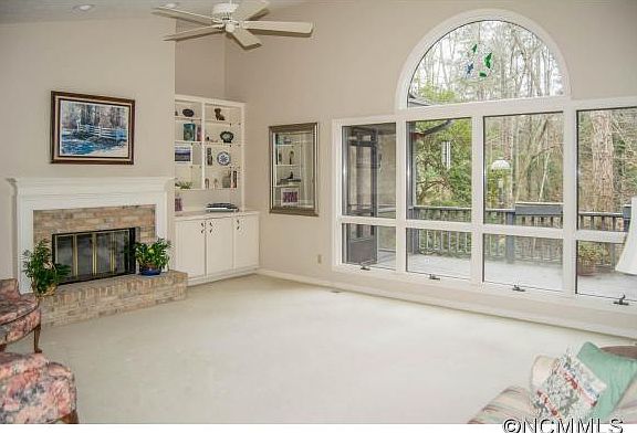 5th image of 118 Sweetwater Hills Dr