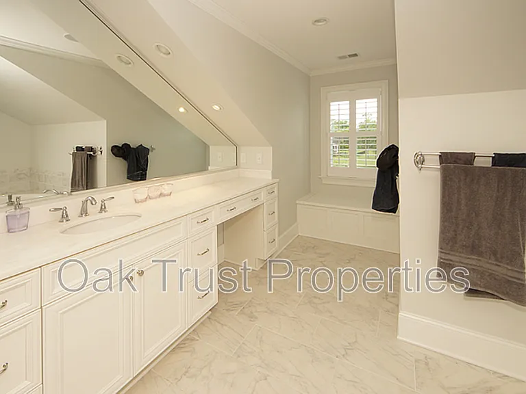 125 Brogun Ln — Photo 34