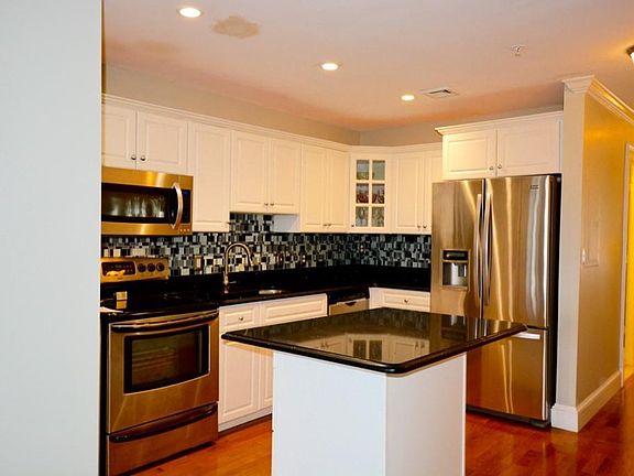 5th image of 15 Park Ave Unit 104