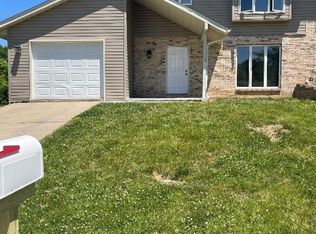 12 Eagle Dr, Shiloh, IL 62221