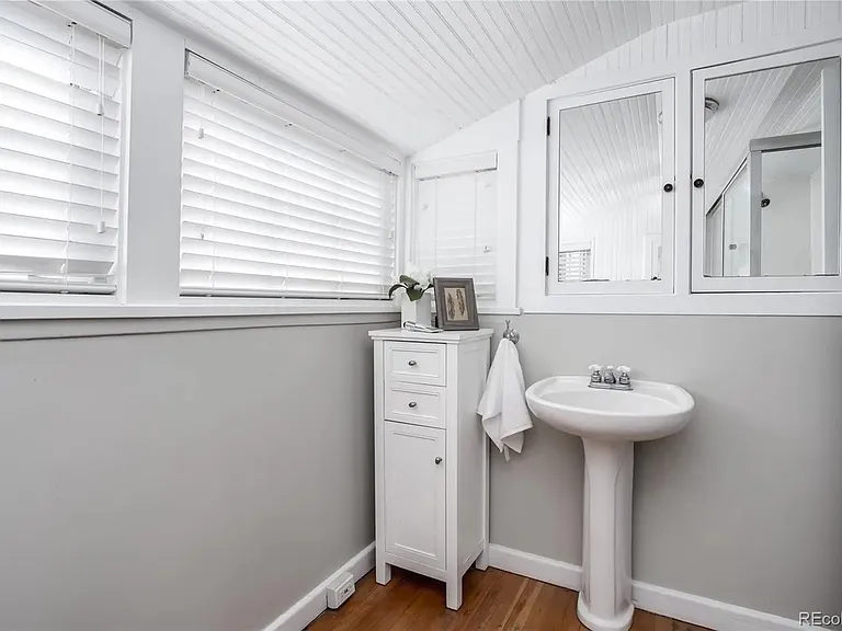 1140 S Emerson St — Photo 14