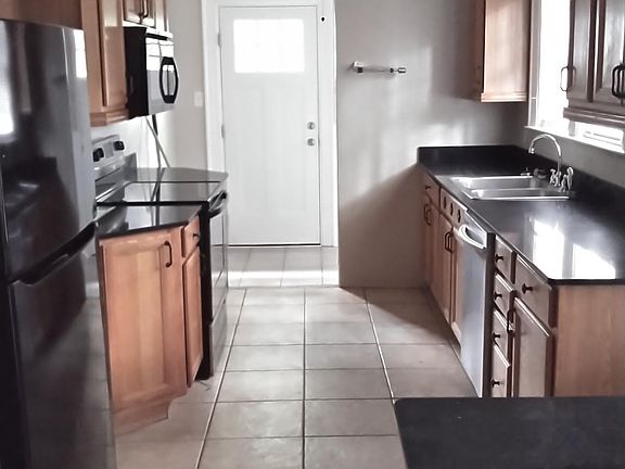 2nd image of 1401 W Thomas St