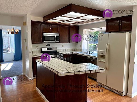 5th image of 2318 New Lake Pl