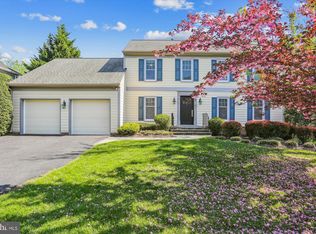 3 Lily Pond Ct, Rockville, MD 20852