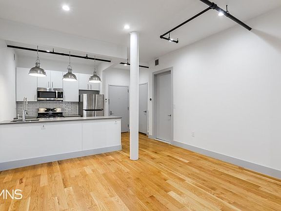 5th image of 48 Meserole St APT 3B