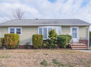 28 Belrose Ct, Clifton, NJ 07013