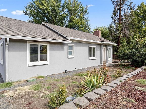 2nd image of 1026 Maple Park Dr