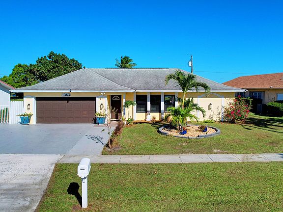 4th image of 1363 N Mangonia Drive