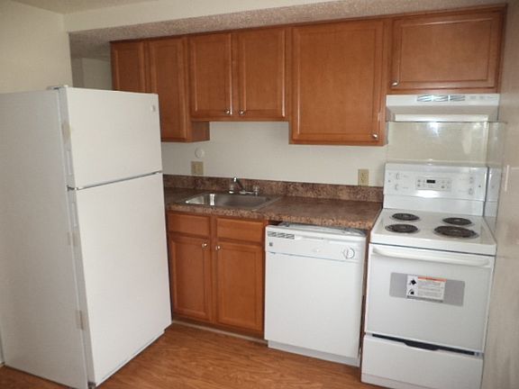 2nd image of 479 Lisa Sq APT 102