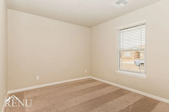 1605 Maroon Dr — Photo 14