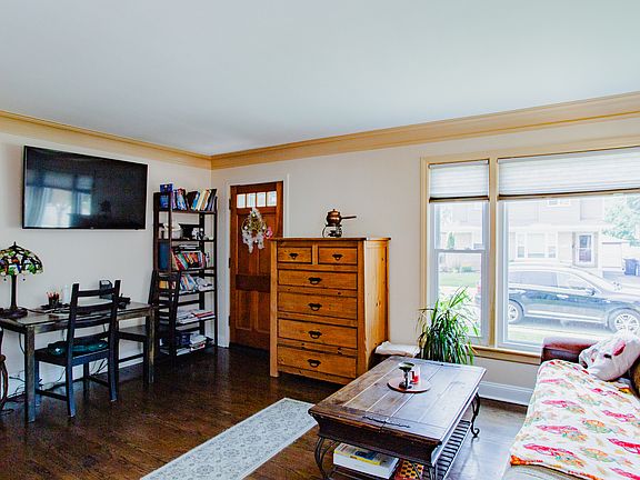 3rd image of 7301 N McVicker Ave