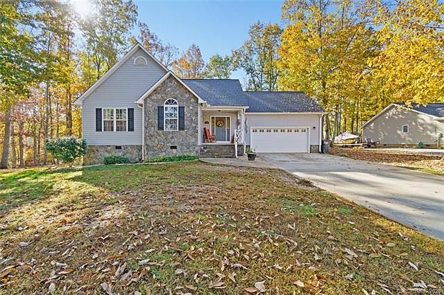 1st image of 140 Poplar Leaf Ln
