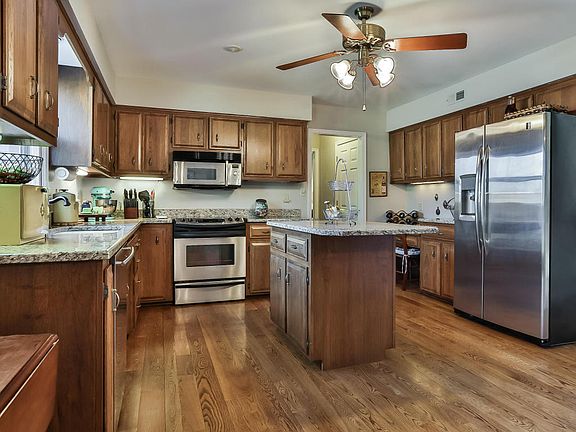 4th image of 1500 Saint Andrews Dr