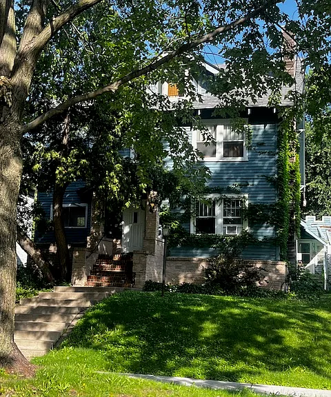 418-420 Morgan Ave S #3 — Photo 1