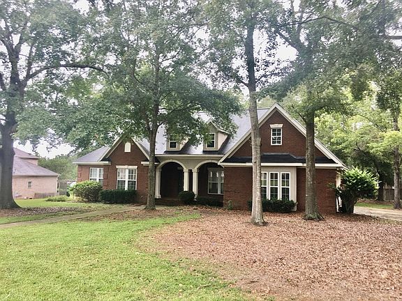 2nd image of 102 Ashwood Dr