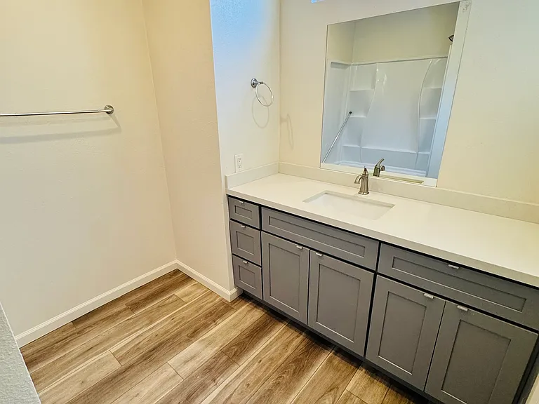 15656 Saticoy St #1 — Photo 14