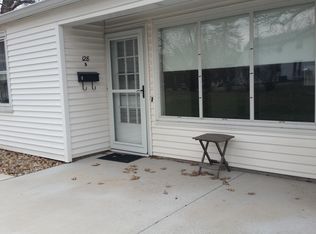 128 E War Memorial Dr APT B, Peoria, IL