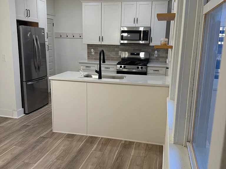 358 New Holland Ave — Photo 2