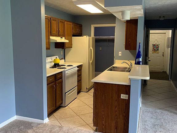 5th image of 132 Mallard Glen Dr APT 4