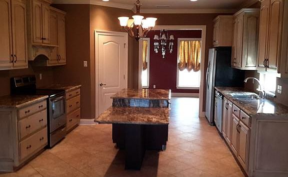 4th image of 5225 Warwick Dr