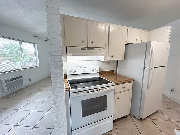 4th image of 3049 NW 9th Ave Floor 8
