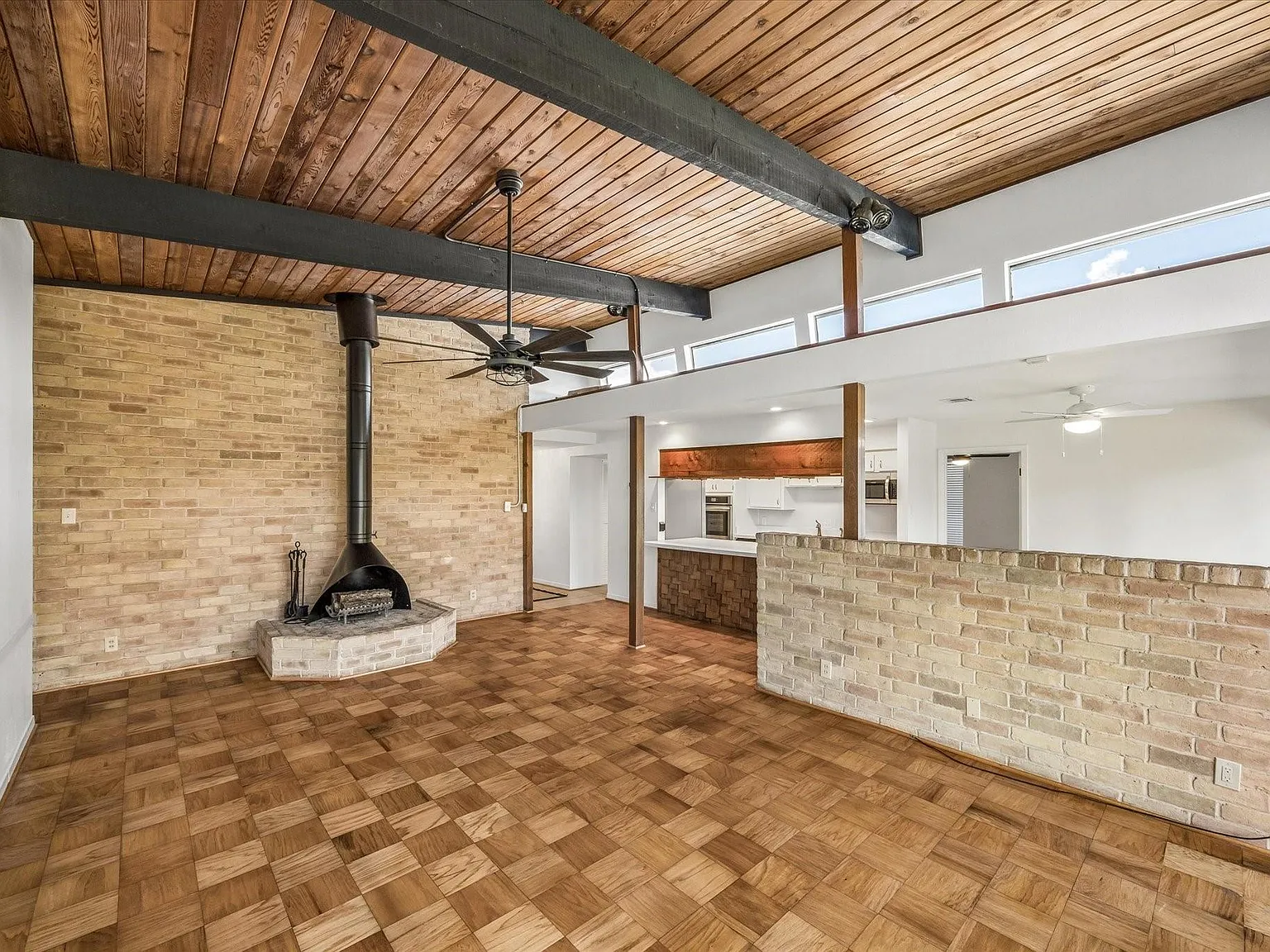 3 bed, 2.0 bath, 1745 sqft, $3,000 — Photo 3