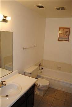 5th image of 3414 Charleston Ct