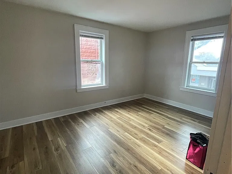 60 Oswego St — Photo 8