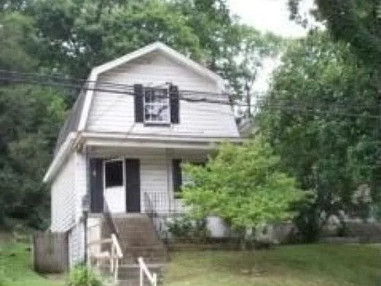 1148 Waterworks Rd photo 1