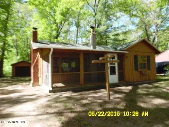 6491 E Glenn Ln, Fountain, MI 49410