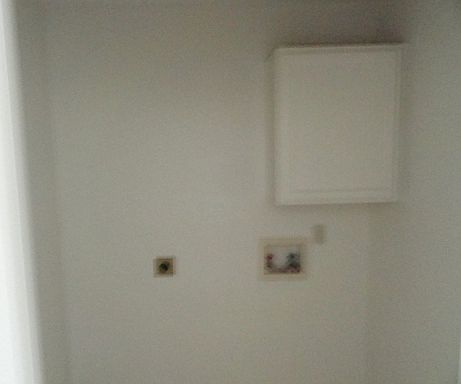 3rd image of 906 Meadow Cir N