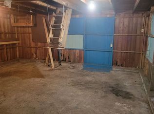 128 E Main St, Victoria, IL 61485