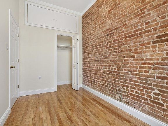 3rd image of 1384 Lexington Ave #2B