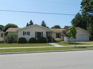 718 Range St, Manistique, MI 49854