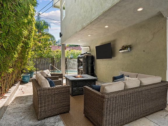 5th image of 4242 Van Nuys Blvd