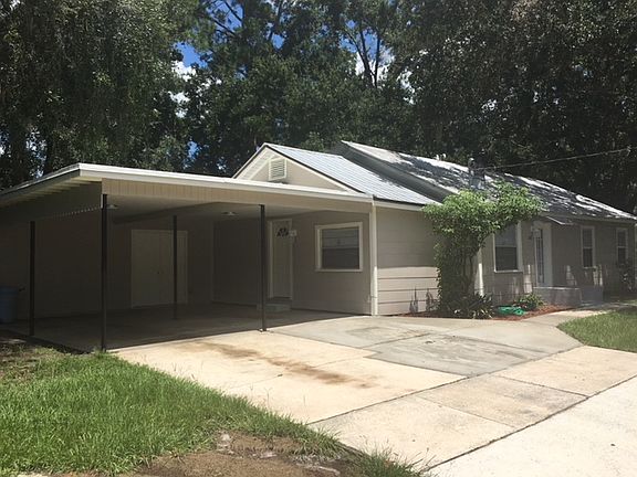 5th image of 301 E Maple St