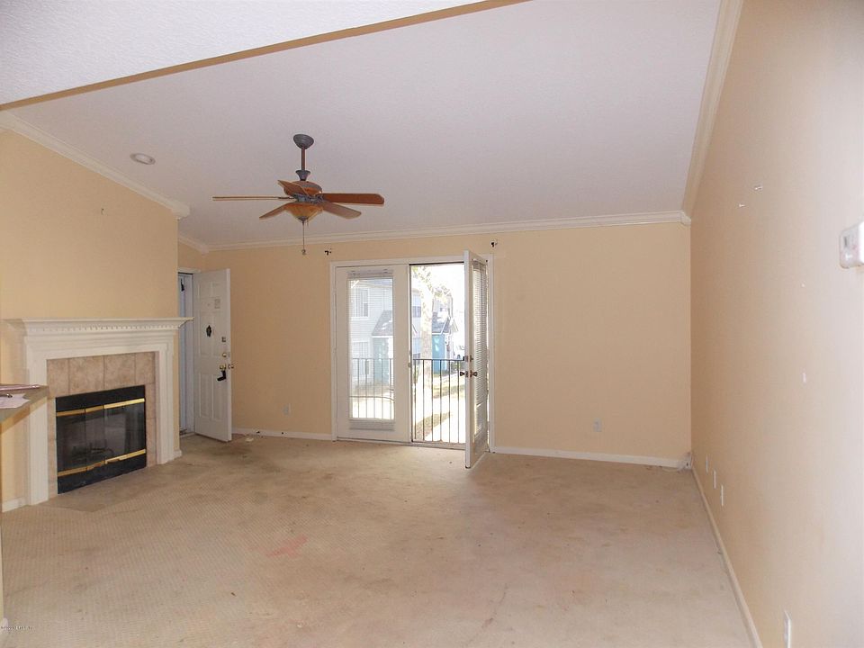 2nd image of 13715 RICHMOND PARK Drive #1208