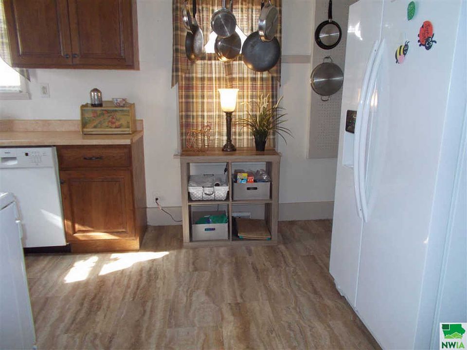 1st image of 1822 W 16th St
