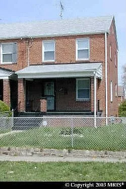 2010 T St SE photo 1