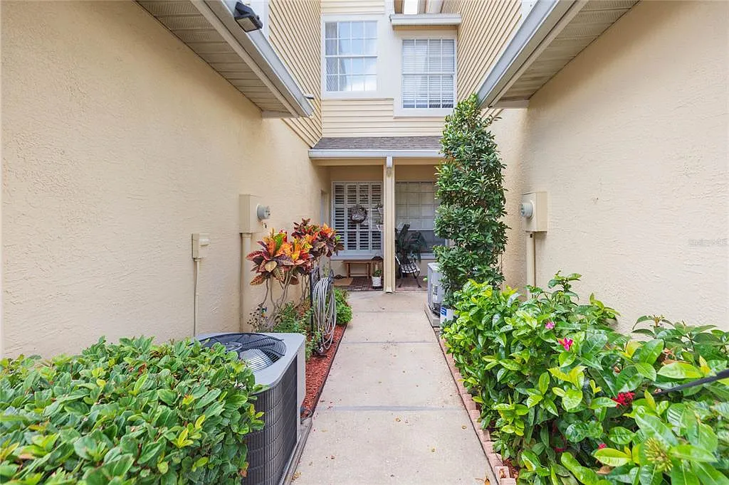 3 bed, 2.5 bath, 1500 sqft, $2,800 — Photo 3