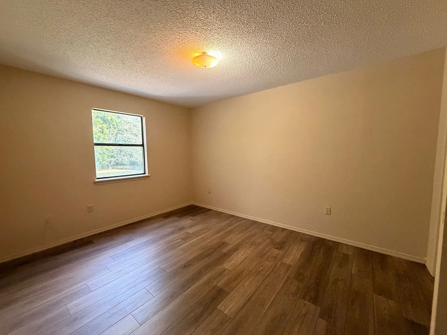 Parker Rd Apartments — Photo 3