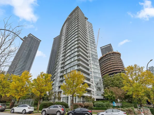 2289 Yukon Cres #707, Burnaby, BC V5C 0B2