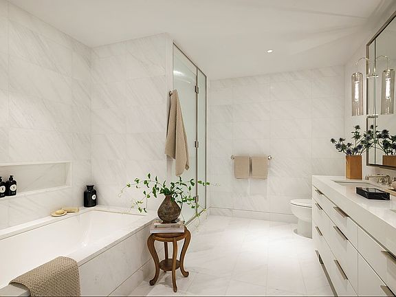 5th image of 212 W 72nd St #3H