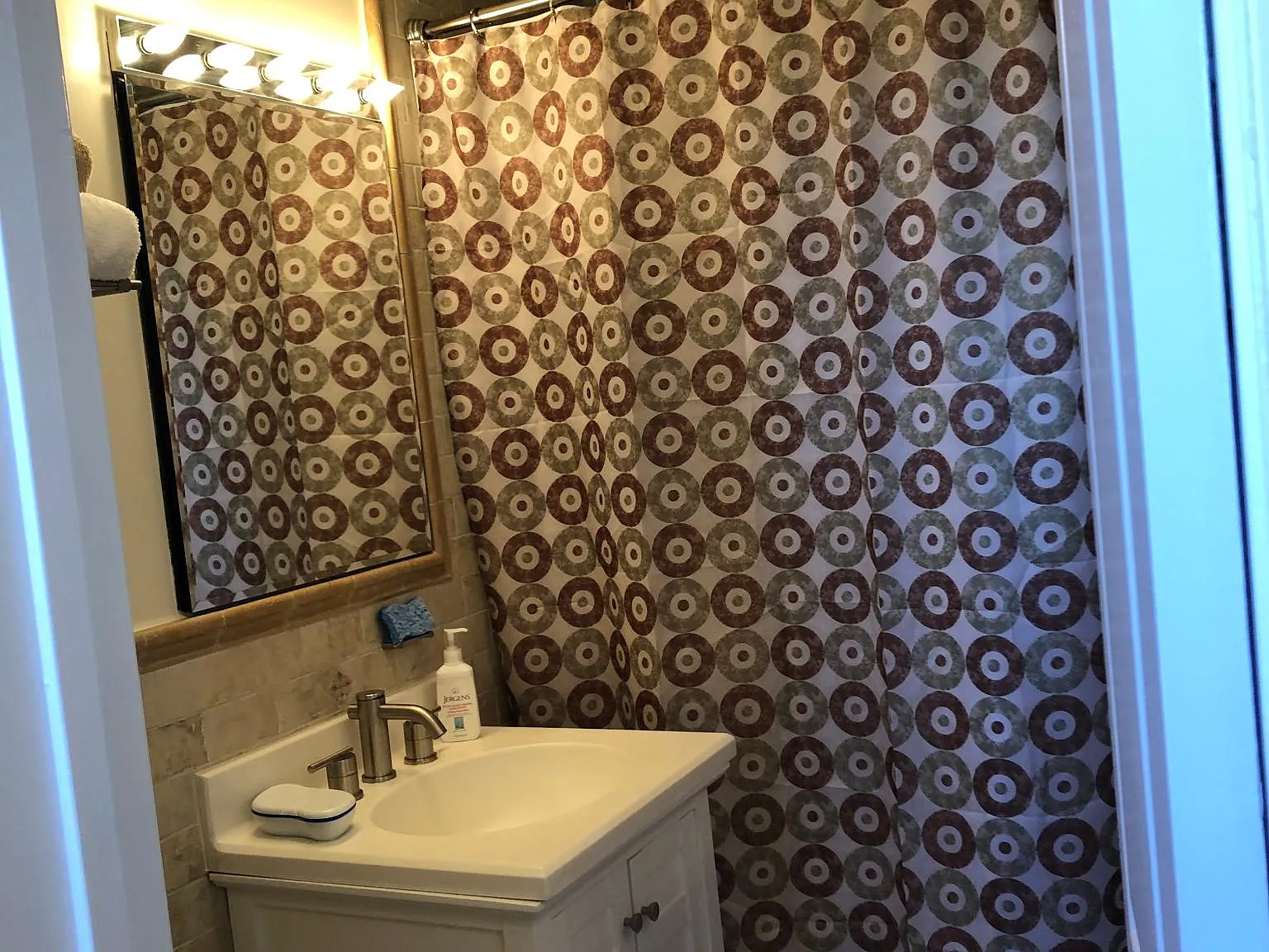 1 bed, $2,200 — Photo 1