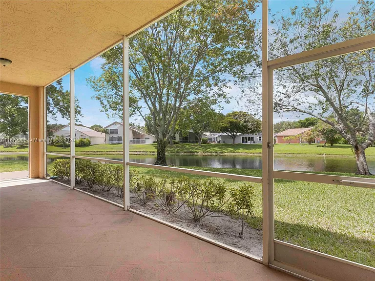 2549 Egret Lake Dr — Photo 27