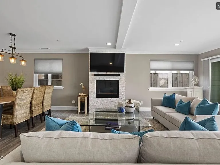 104 La Brea St — Photo 33