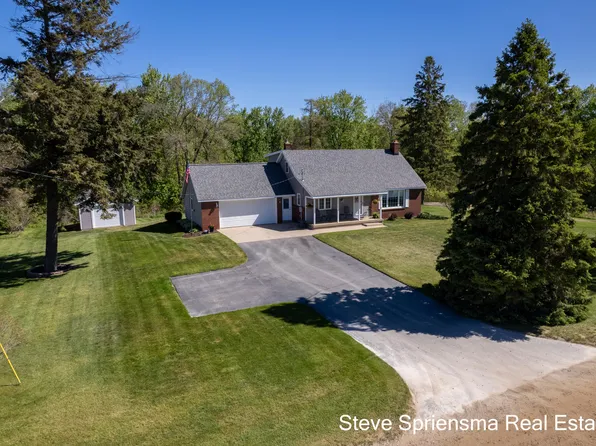 9861 Pierce St, Zeeland, MI 49464