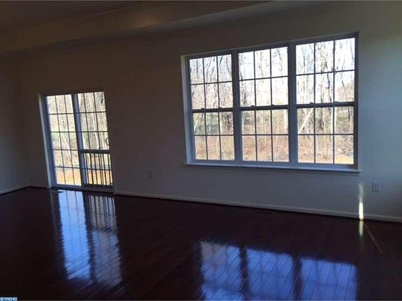 5th image of 2670 Bluebell Ct