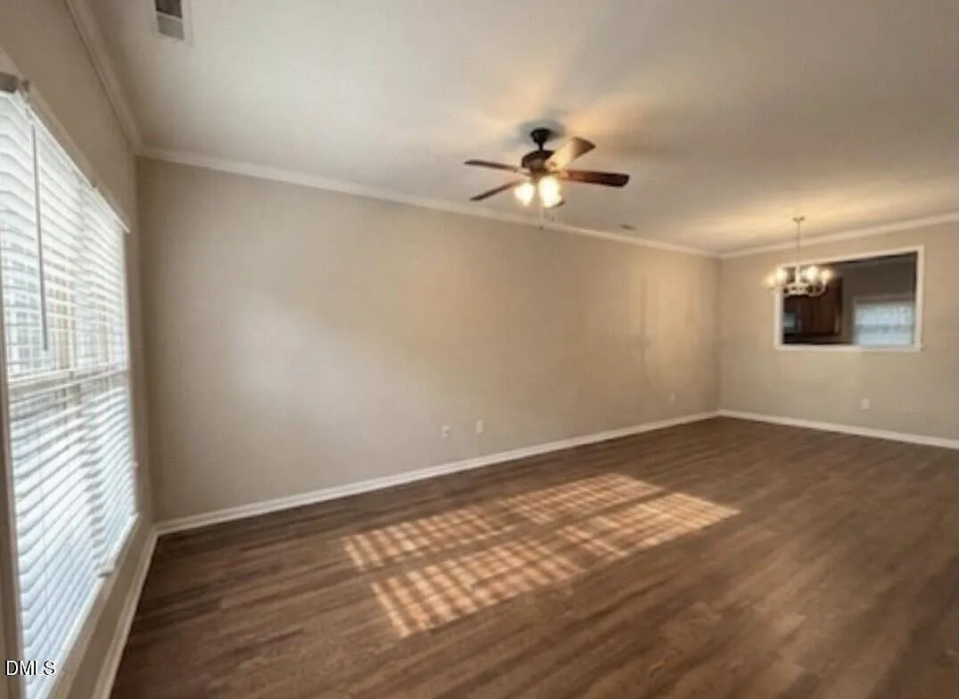 2 bed, 2.5 bath, 1354 sqft, $1,700 — Photo 2